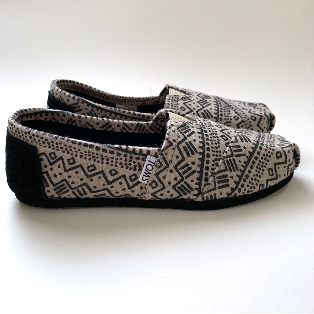 NWT Toms Wool slip ons
